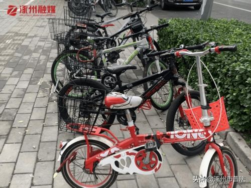 自行車占道 學(xué)生騎車存隱患 相關(guān)部門回應(yīng) 記者實探另有新發(fā)現(xiàn)